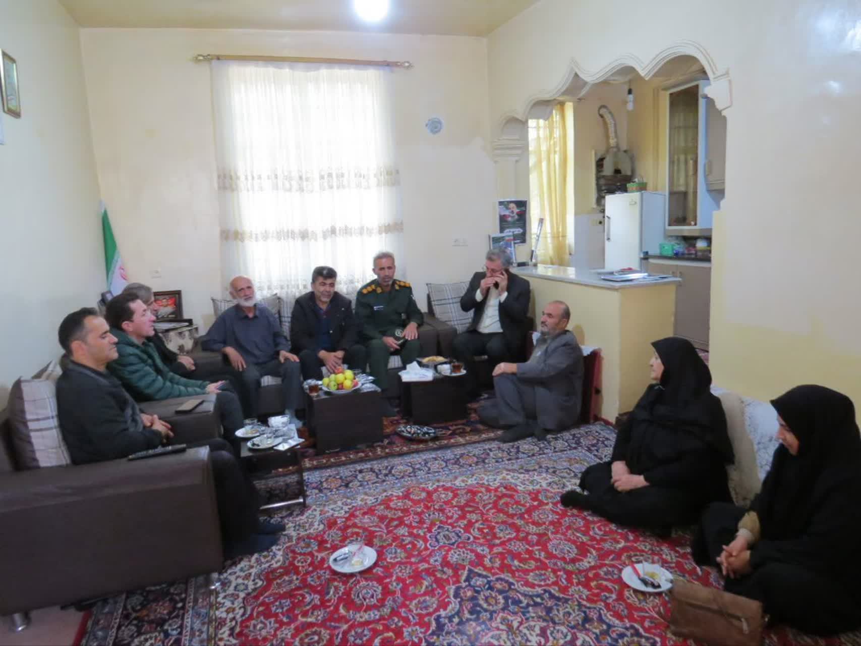 از سنگر عشایر تا شهادت در جنگ ۱۲ روزه؛ تجلیل از خانواده شهید حسن نظری در روز ملی روستا و عشایر